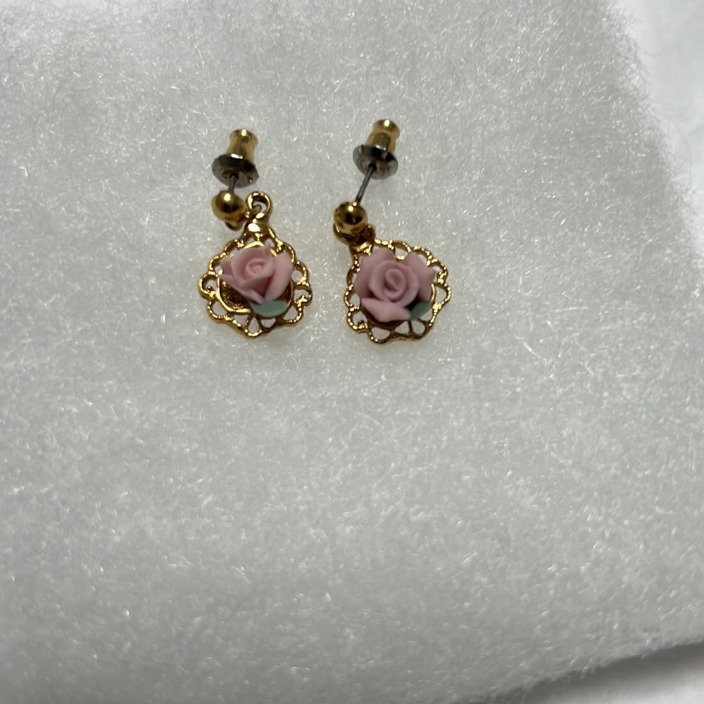 Flower and gold earrings